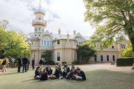 Braemar College